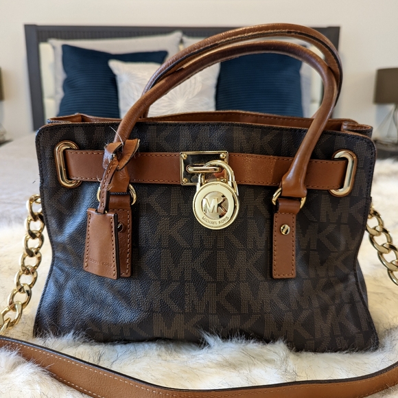 Michael Kors Monogram leather satchel with gold lock - Picture 1 of 4